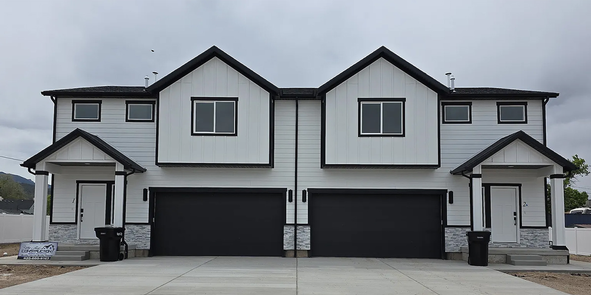 D-723 Discover the perfect basement duplex house plan with a two-car garage for your dream home or building project. Elevate your living spaces today! Explore now! 